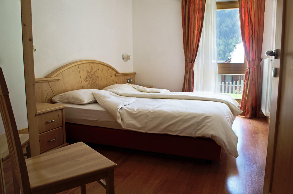 Baita Scaia Bed and Breakfast Cogolo Exteriör bild