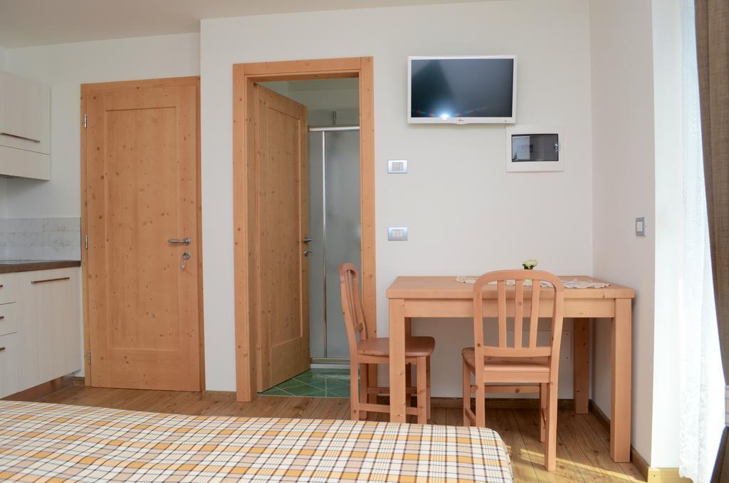 Baita Scaia Bed and Breakfast Cogolo Exteriör bild