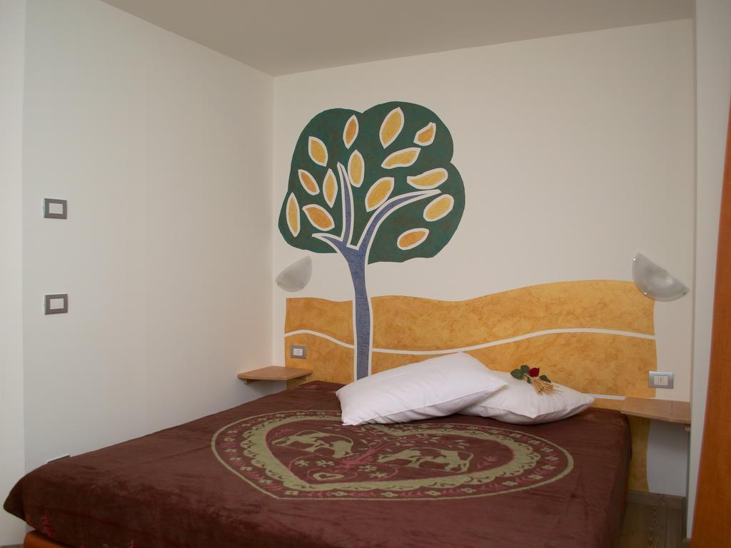 Baita Scaia Bed and Breakfast Cogolo Exteriör bild