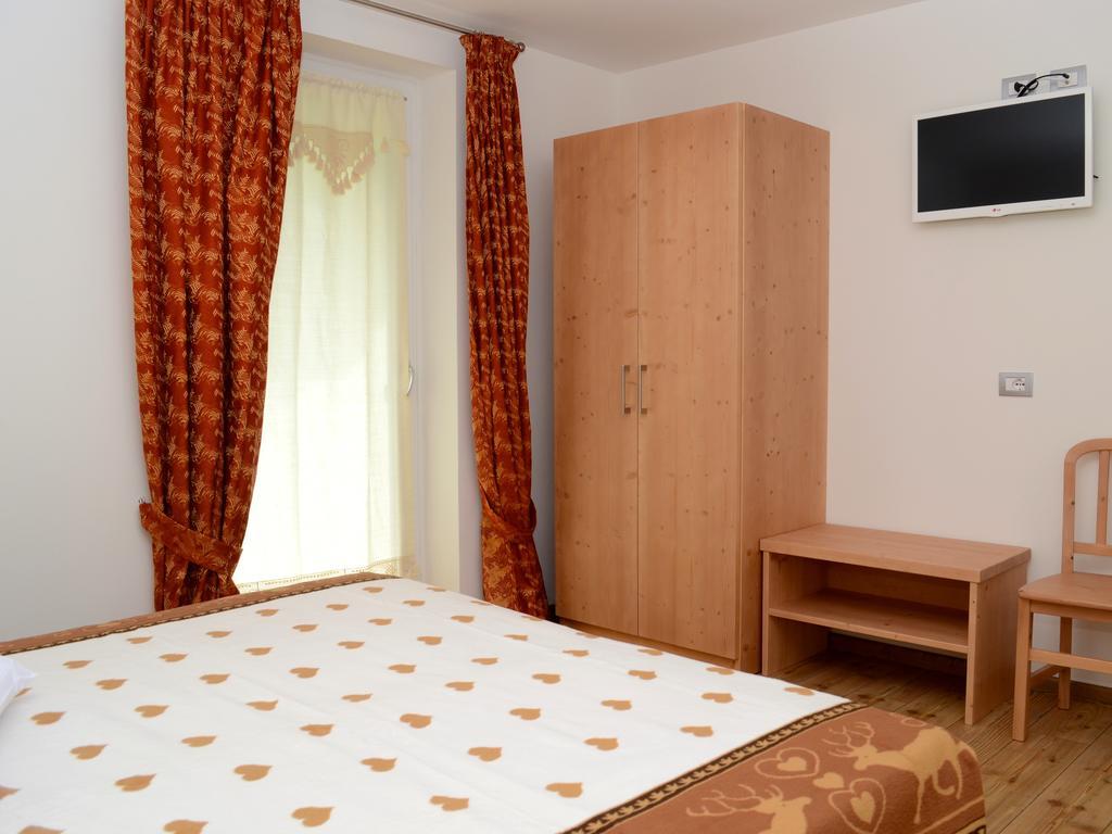 Baita Scaia Bed and Breakfast Cogolo Rum bild